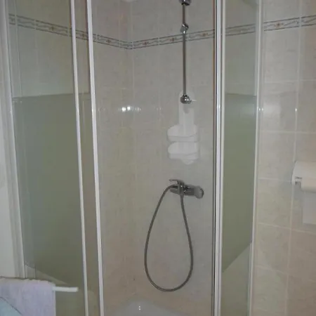 D'hotes D' En Jouti Bed & Breakfast 3*